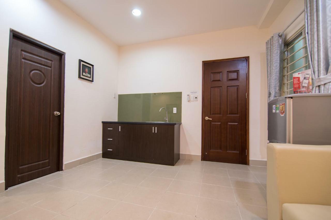 Reddoorz @ Hai Ba Trung Street Thành Pho Ho Chí Minh Esterno foto