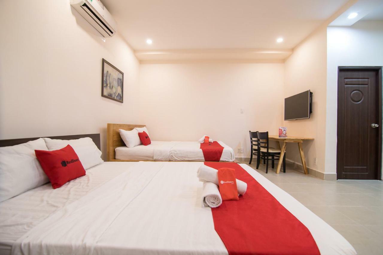 Reddoorz @ Hai Ba Trung Street Thành Pho Ho Chí Minh Esterno foto