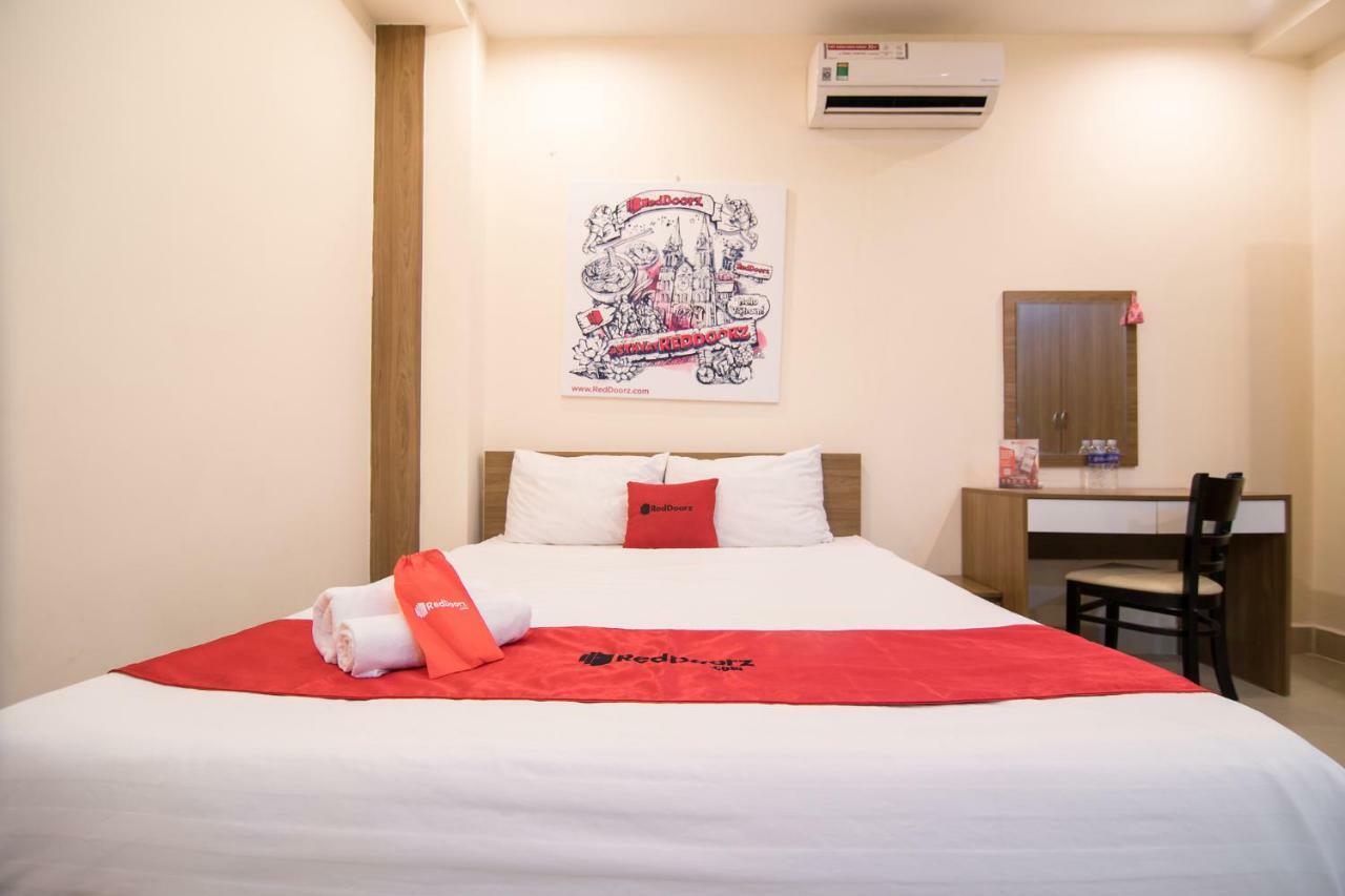 Reddoorz @ Hai Ba Trung Street Thành Pho Ho Chí Minh Esterno foto